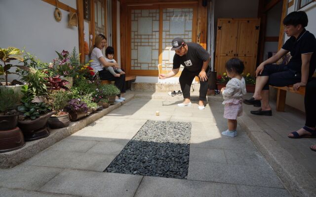 Dowonjeong Healing House