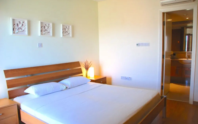 Charming 3 bedroom villa 'EZ02' with beautiful views, communal pool and resort facilities, Zephyros Village on Aphrodite Hills Resort