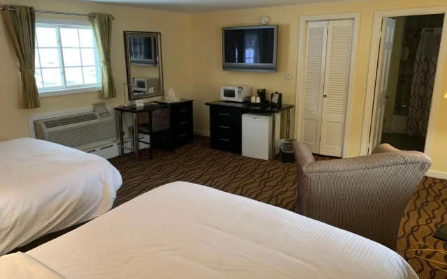 Four Winds Country Motel