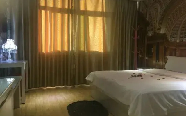 Aiqinghai Hotel