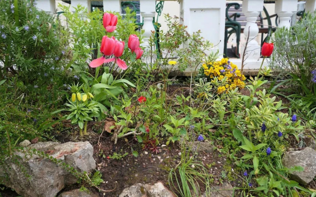 Fleurie Guest House