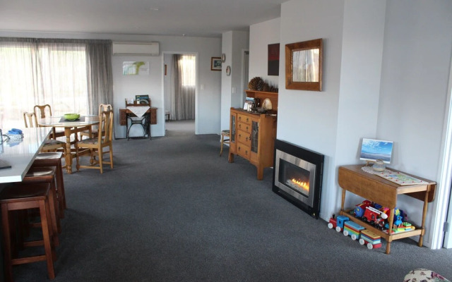 Mackenzie Apartments & Suites