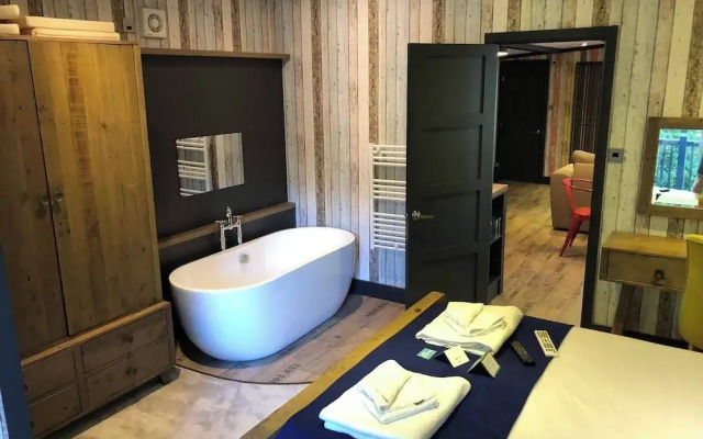 Pet Friendly Lodge - Sleeps6 - Long Stay Discount