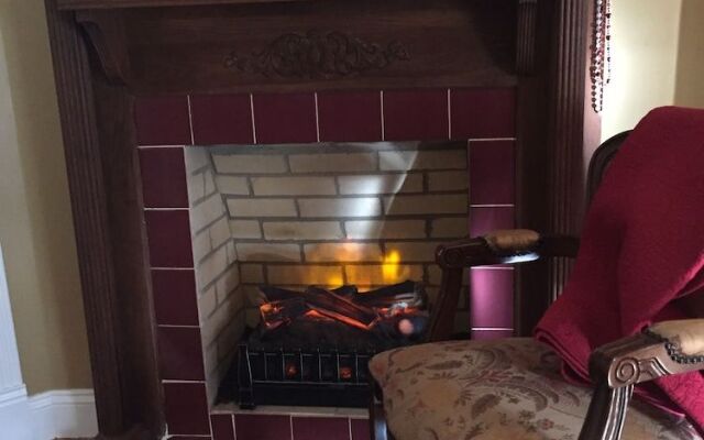 White Oak Manor Bed & Breakfast