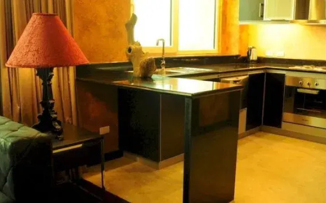 Fields Plaza Suites