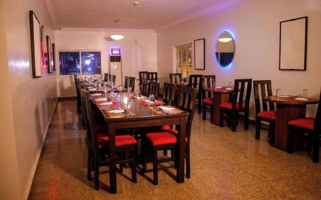 De Guest Pride Hotel and Suites