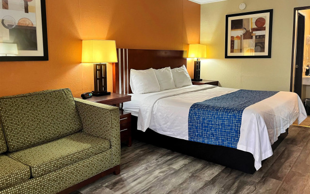 Travelodge by Wyndham Seymour