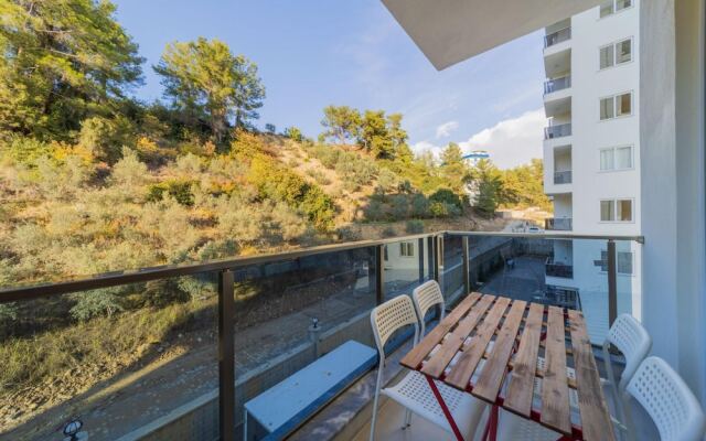 Modern Flat With Shared Pool and Balcony in Alanya