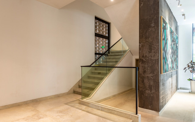 Yinju Jingde Art Hotel