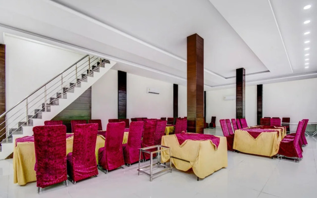 Capital O 30699 Lrc Hotel And Banquet