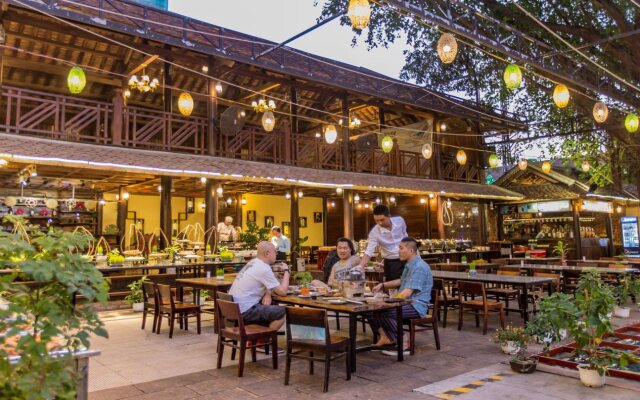Yasaka Saigon Nha Trang Hotel