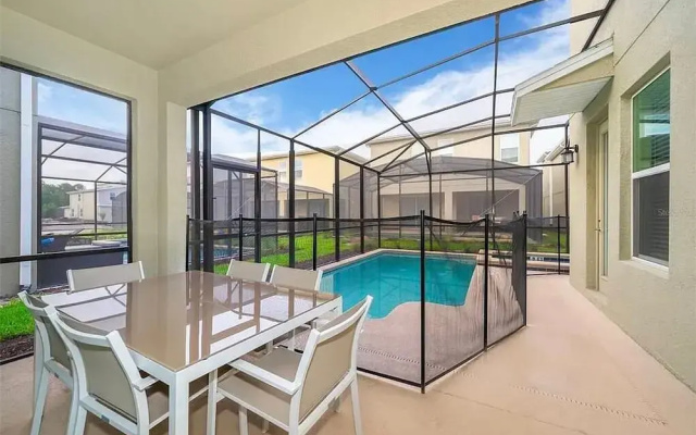 Storeylake 5Bd Pool 5min Walking Clubhouse