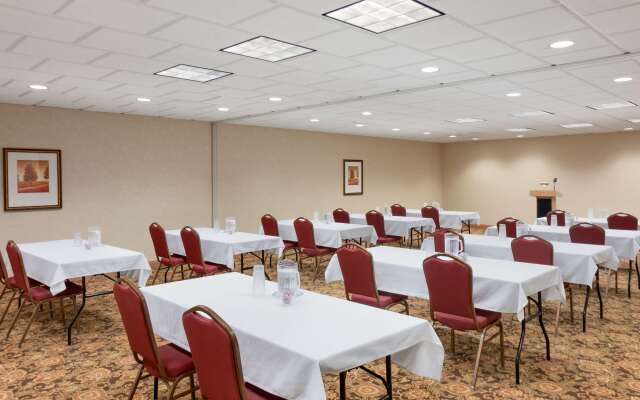 Country Inn & Suites by Radisson, Harrisburg - Hershey West, PA