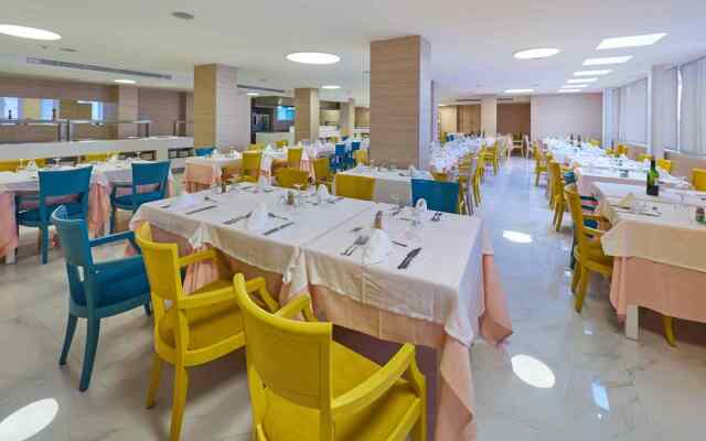 Aparthotel y Hotel Paguera Beach