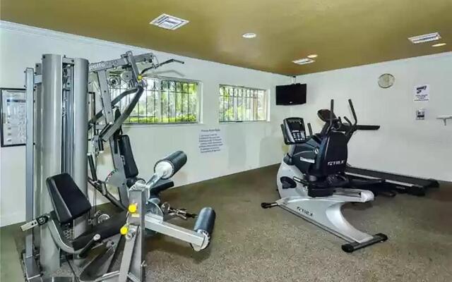 Lovely 3 Bedroom Condo On Golf Course