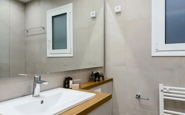 Serene 1 BR Apartment in Koukaki