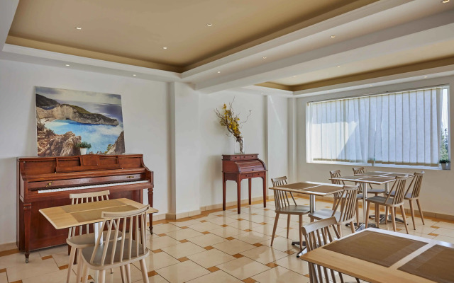 Gerakas Belvedere Hotel & Luxury Suites