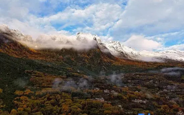 Jiaju Zangzhai Ajiacuo B&B