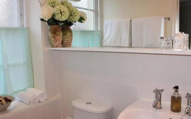 Trafalgar House Hotel - B&B