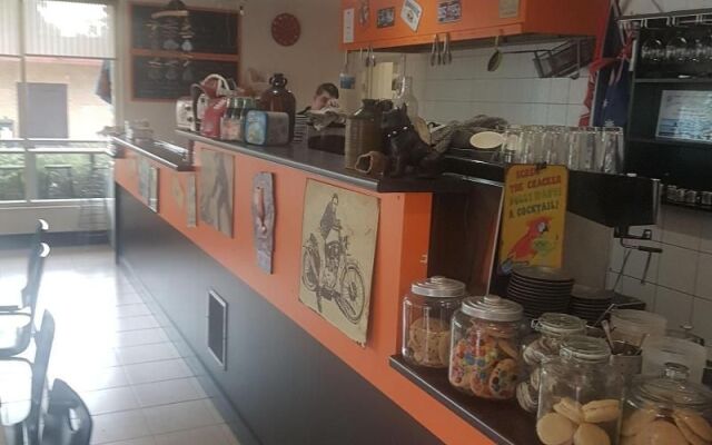 Jopen Cafe & Motel