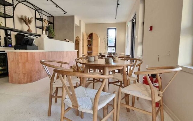 Thymises Boutique Hotel