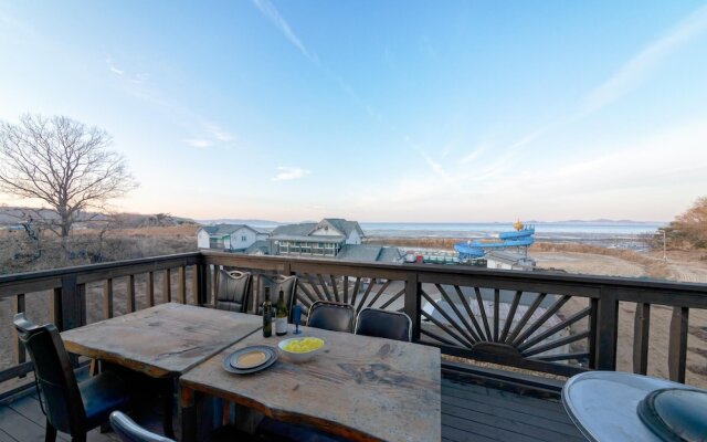 Ganghwa Izba Pension