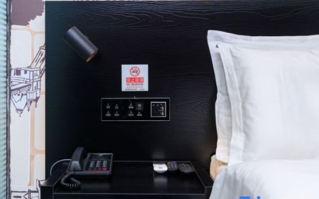 Starway Hotel (Beijing Shangdi High speed Railway Station Hotel）