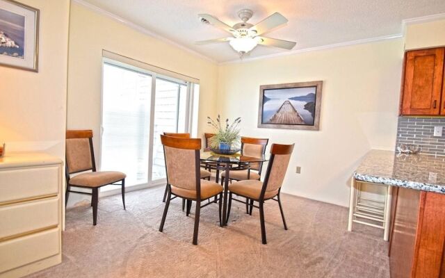 Harbour Island 403m 2 Bedroom Condo by RedAwning