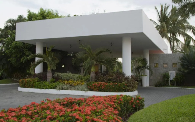 Ocean Breeze Acapulco