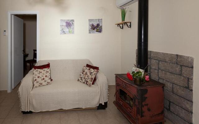 Adonino Residence-The House of Pomegranates