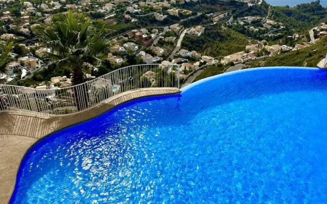 Two Bedroom Apartment With Breath-taking Views