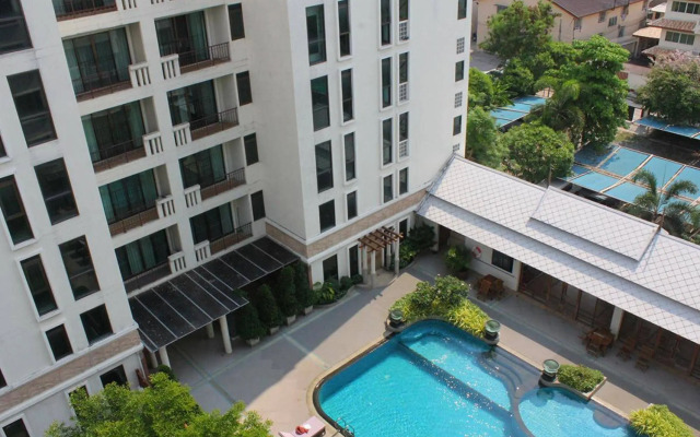 Lasalle Suites Hotel & Residence
