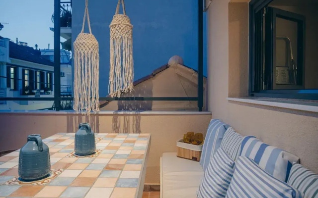 Elegant City Apartment - 250m From Solomos Square