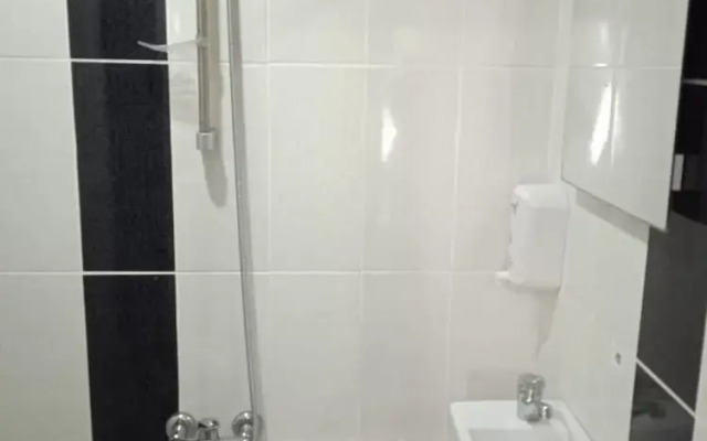 Armoni̇m Erkek Yurdu