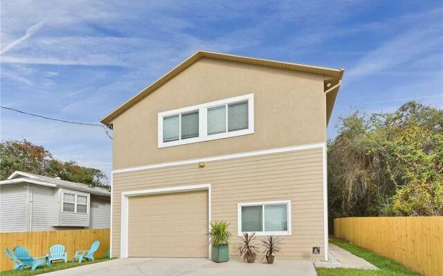 Pelican Beach - Three Bedroom Home