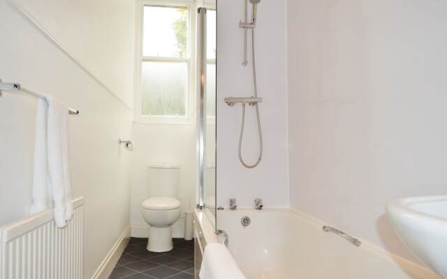 Modern 3 Bedroom Home in Morningside