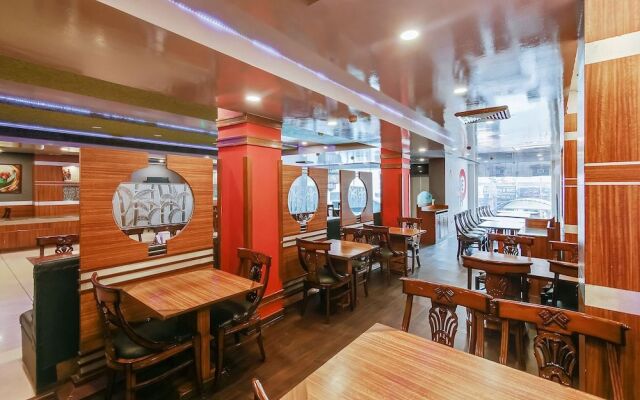 Collection O 40421 Hotel Queens Tower