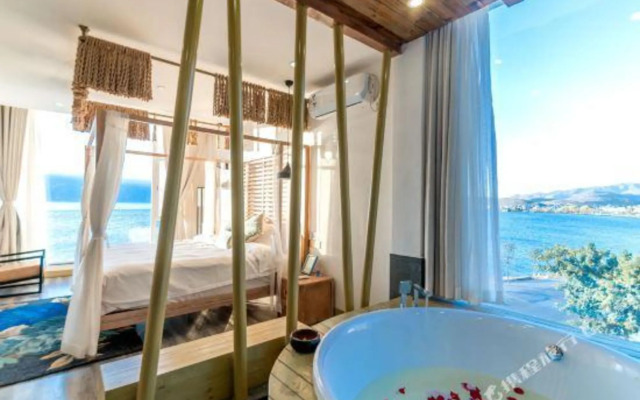 Erguniang Lake View Holiday Hotel