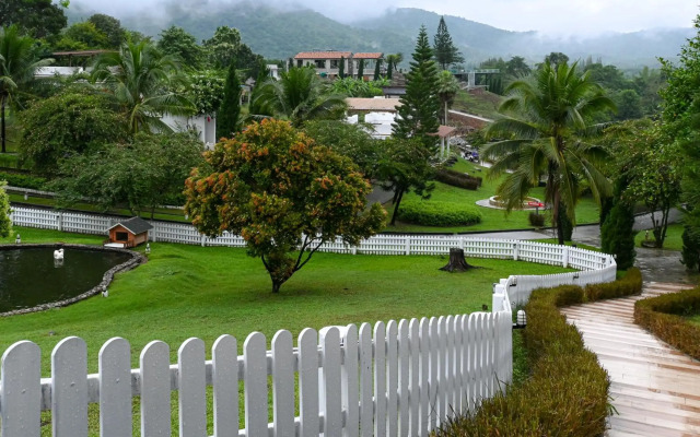 Swiss Valley Hip Resort