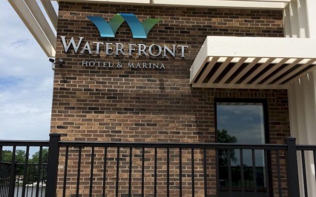 Waterfront Hotel and Marina