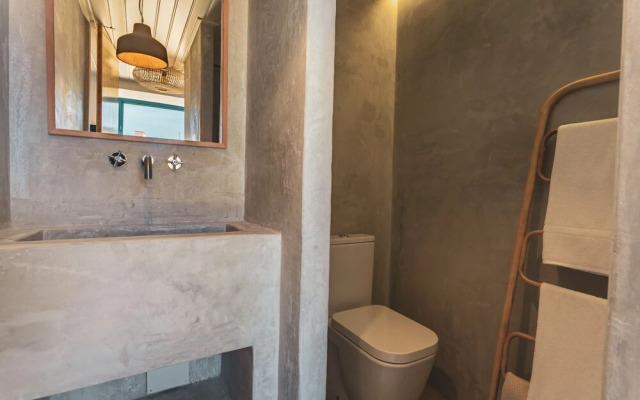 Azenhas do Mar West Coast Design & Surf