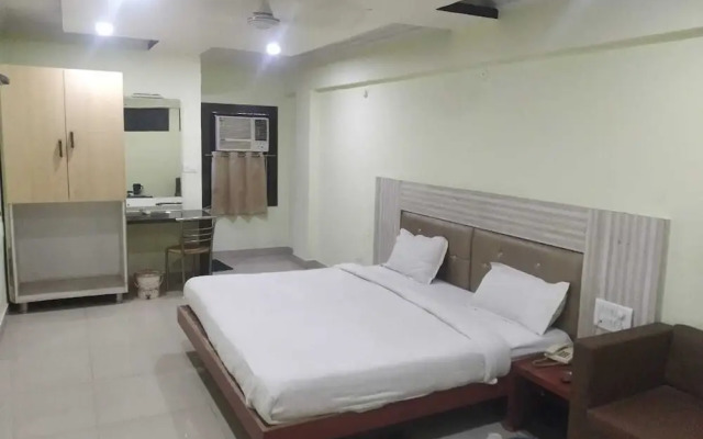 Hotel Om Plaza