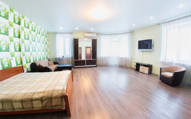 Огни Саратова на улице имени И.В. Мичурина 47/41