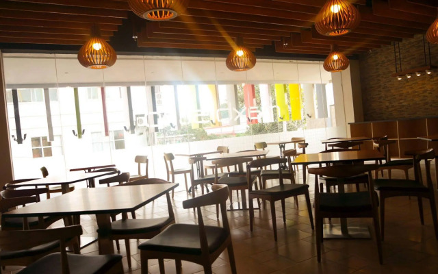 MaxOne Hotels at Pemuda