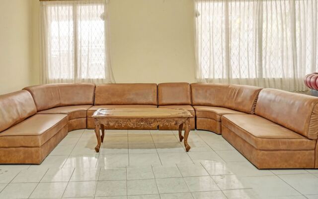 OYO 93105 Hotel Sodikin