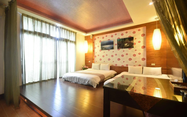 Sun Moon Love Hotel