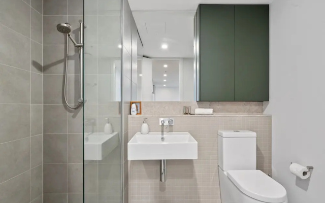 Sleek 1-bed Canberra Flat With Gym & Sauna Access – Bathroom – Canberra