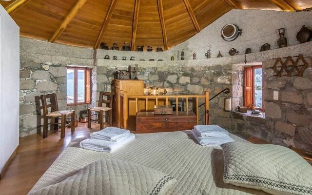 The Windmill Adamas Sea View