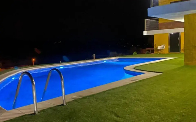 Private Villa. Near of the Beach