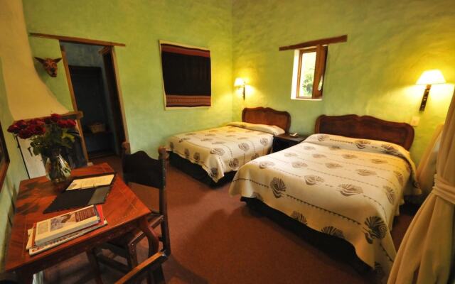 Las Palmeras Inn